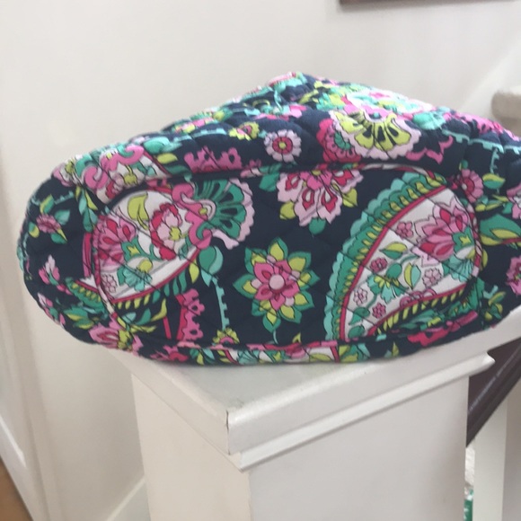 Vera Bradley purse (Sku 92) - Picture 5 of 7